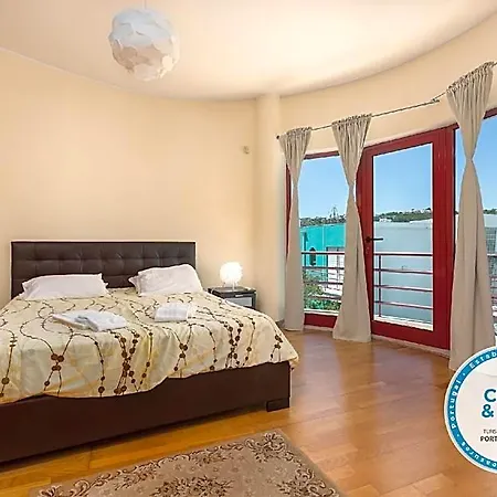 With Private Pool, Garden, Terrace And Marina View فندق البوفيرا