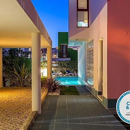 With Private Pool, Garden, Terrace And Marina View فندق 3*