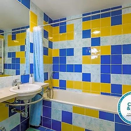 فندق With Private Pool, Garden, Terrace And Marina View 3*