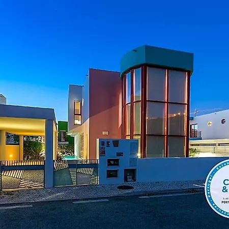 With Private Pool, Garden, Terrace And Marina View Albufeira